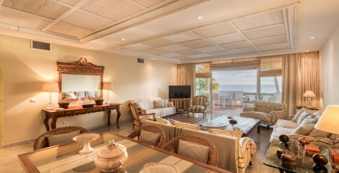 Penthouse duplex à louer à Marina de Puente Romano, Marbella