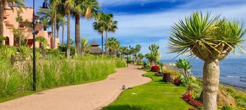 FIRST LINE OF THE SEA APARTMENT TORRE BERMEJA