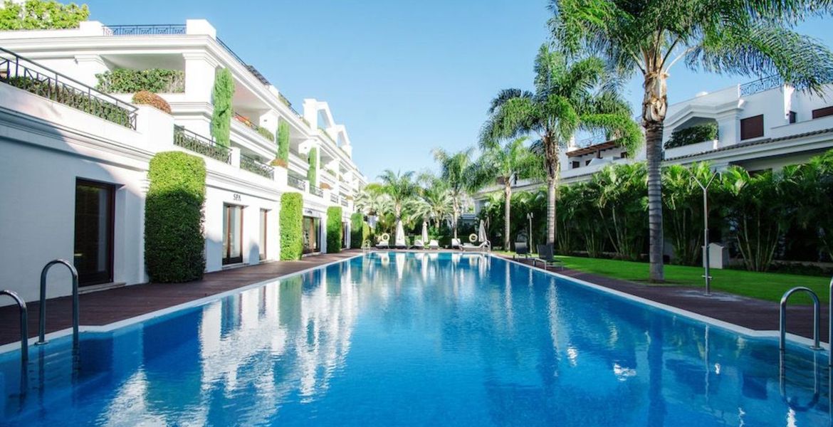 Apartamento de lujo en Doncella Beach, Estepona con 2 dormit