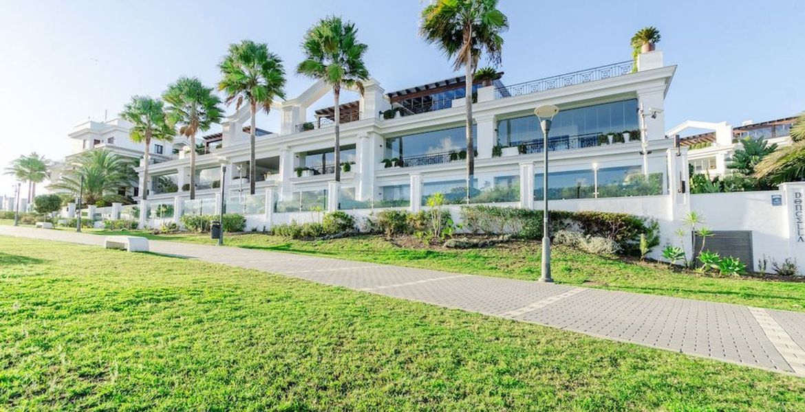 Apartamento de lujo en Doncella Beach, Estepona con 2 dormit