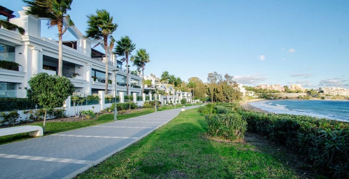 Apartamento de lujo en Doncella Beach, Estepona con 2 dormit