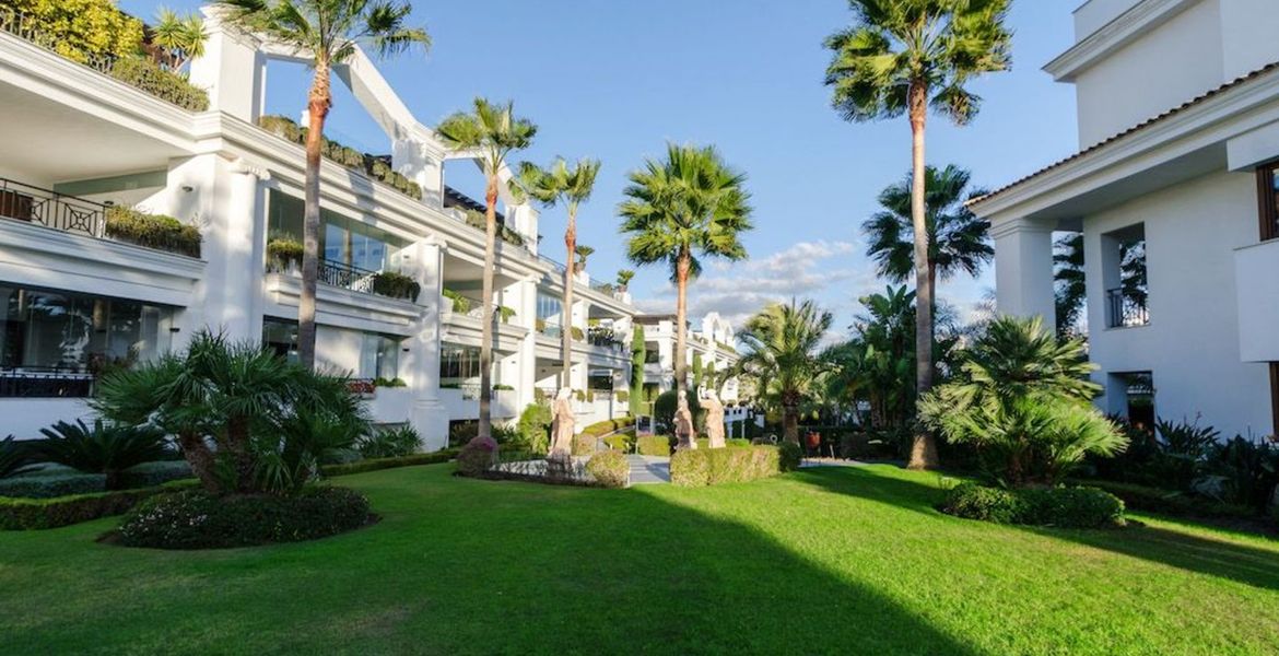 Luxury flat in Doncella Beach, Estepona with 2 bedrooms 