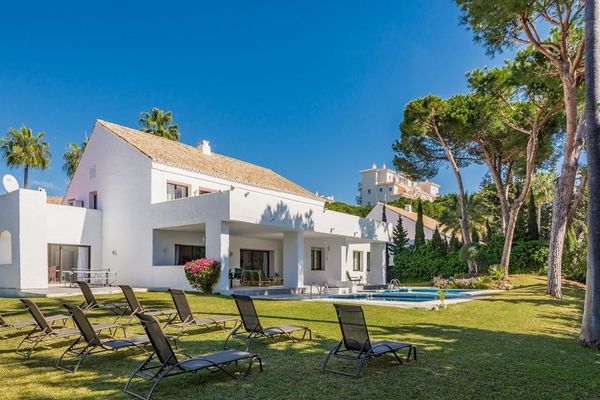 VILLA DE PLAYA EN MARBELLA PUERTO BANUS