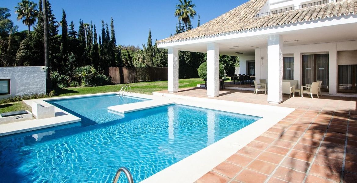 Villa close to the beach for rent in puerto banus