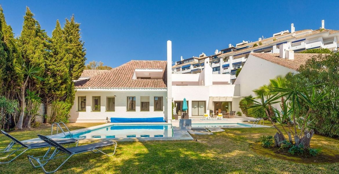 Villa for rent in puerto banus