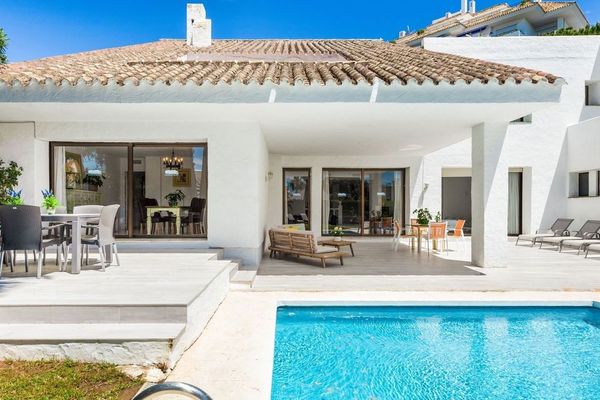 Villa for rent in puerto banus