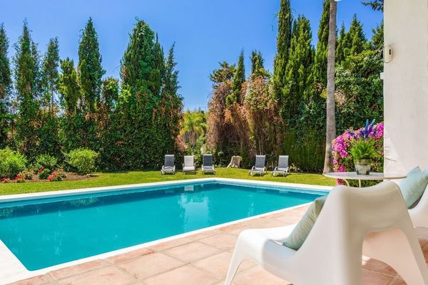 Villa for rent in puerto banus