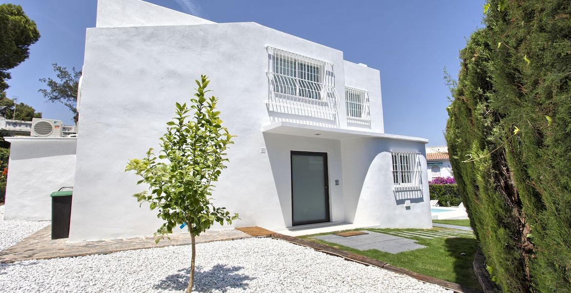 Villa nueva y moderna en Marbella cerca de Puerto Banús