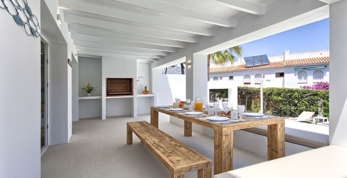 Villa nueva y moderna en Marbella cerca de Puerto Banús