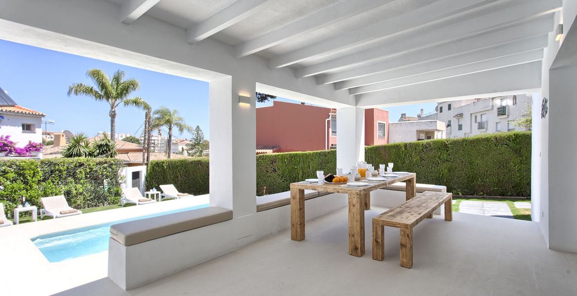 Villa nueva y moderna en Marbella cerca de Puerto Banús