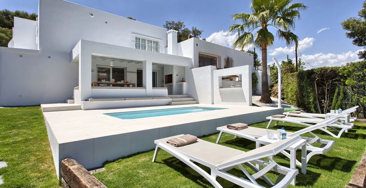 Villa nueva y moderna en Marbella cerca de Puerto Banús