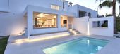 Villa nueva y moderna en Marbella cerca de Puerto Banús