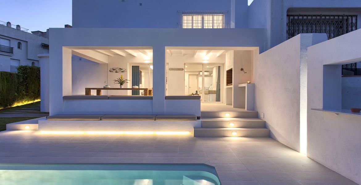 Villa nueva y moderna en Marbella cerca de Puerto Banús