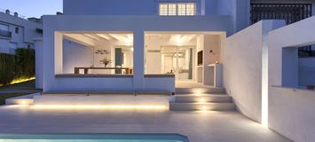 Villa nueva y moderna en Marbella cerca de Puerto Banús