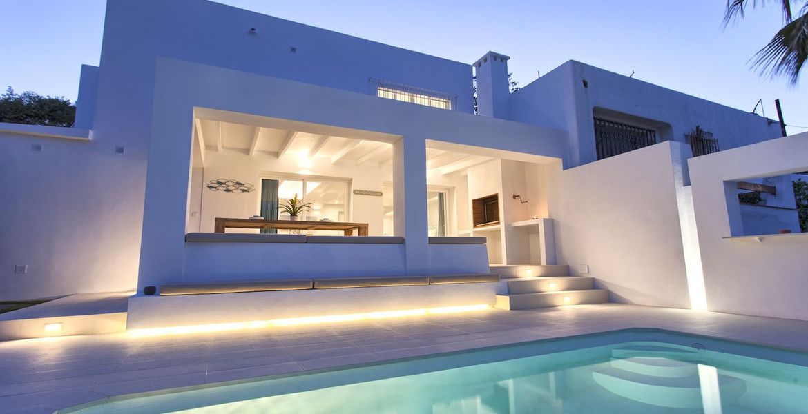 Villa nueva y moderna en Marbella cerca de Puerto Banús