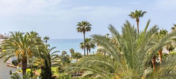 Ático Marbella frente a la playa con vistas al mar