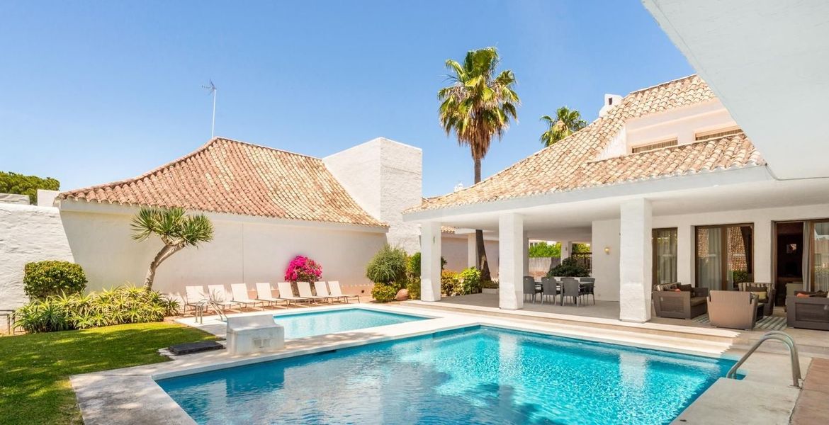 Villa for rent in puerto banus