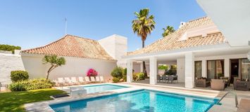 Villa for rent in puerto banus