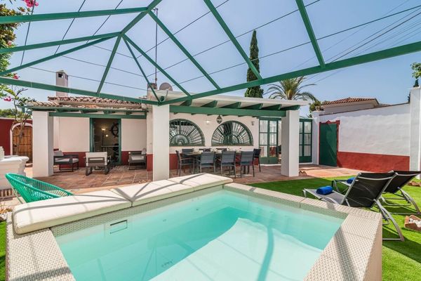 Villa for rent in Nueva Andalucia