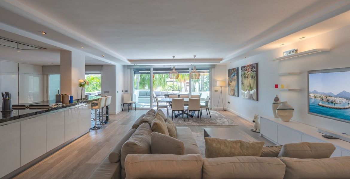 Duplex Penthouse in Puente Romano