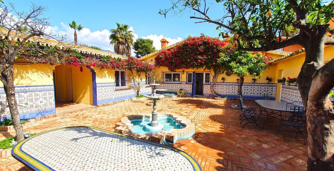 Villa for rent in Puente Romano