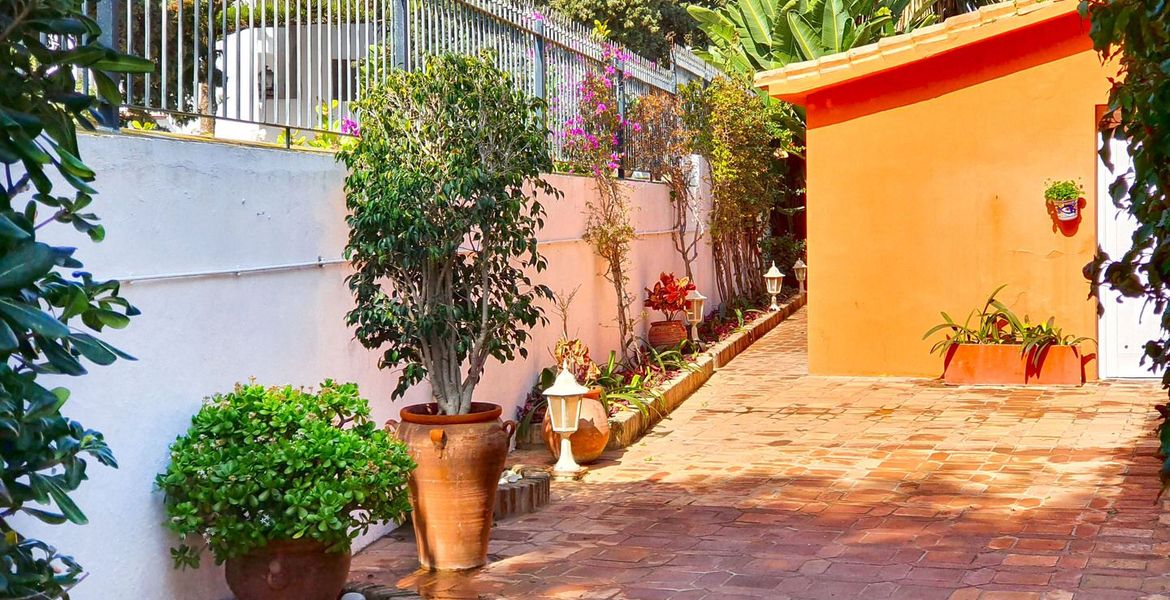 Villa for rent in Puente Romano