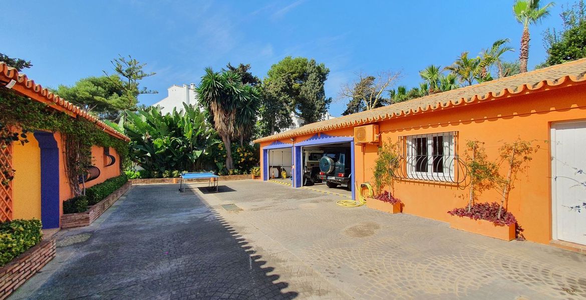 Villa for rent in Puente Romano