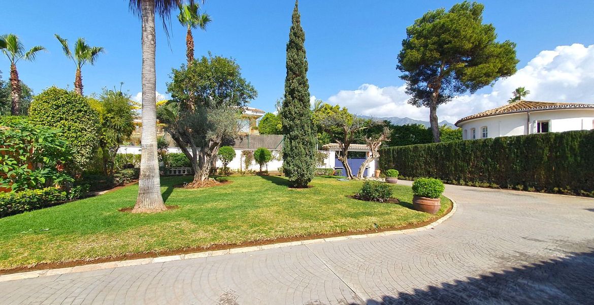 Villa for rent in Puente Romano