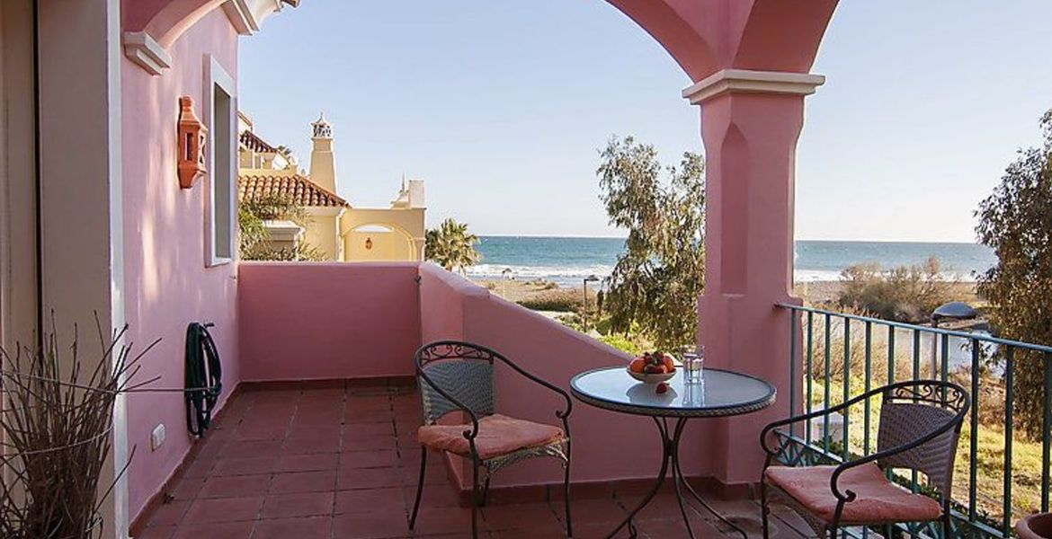 Guadalpin Banus Beachfront sea view villa