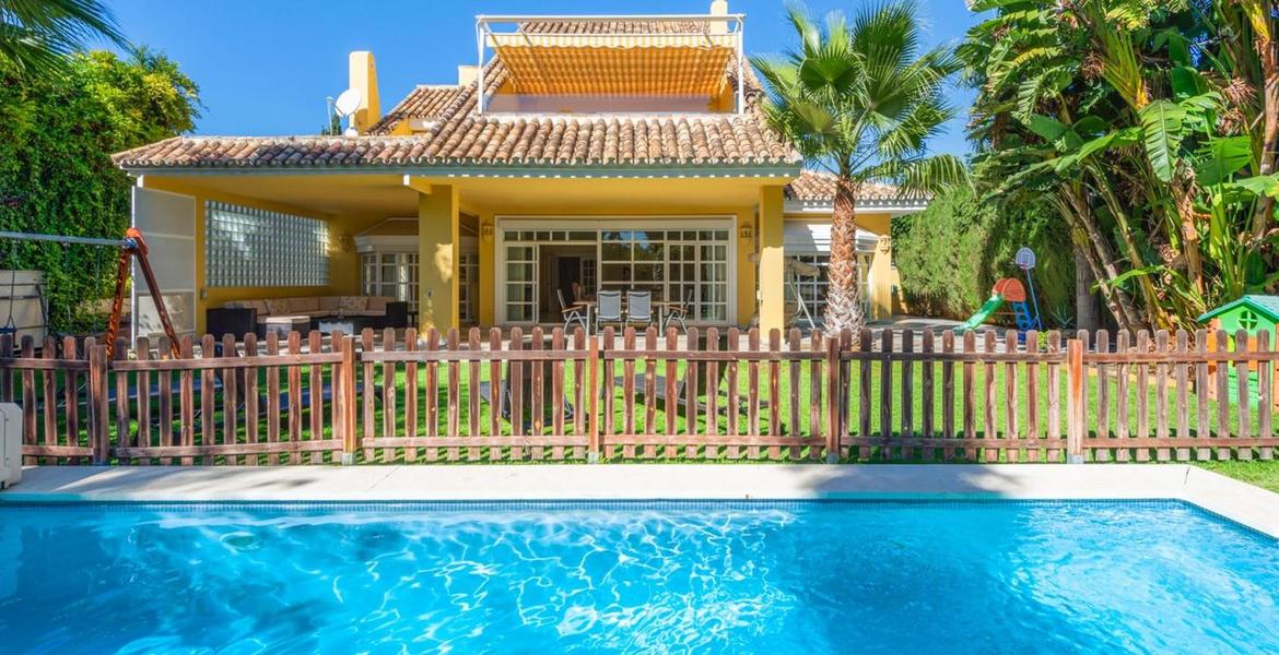 Villa clasica estilo andaluz en alquiler