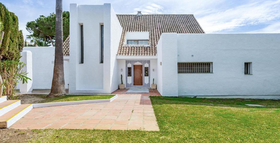 Villa frente a la playa Puerto Banús Marbella