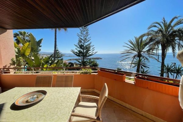 Apartamento en primera línea de playa en Marbella