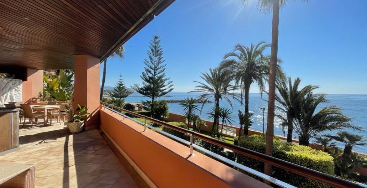 Beachfront Apartment in Marbella