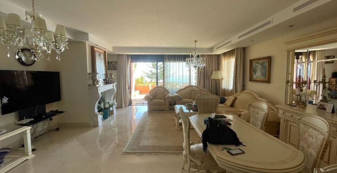 Beachfront Apartment in Marbella