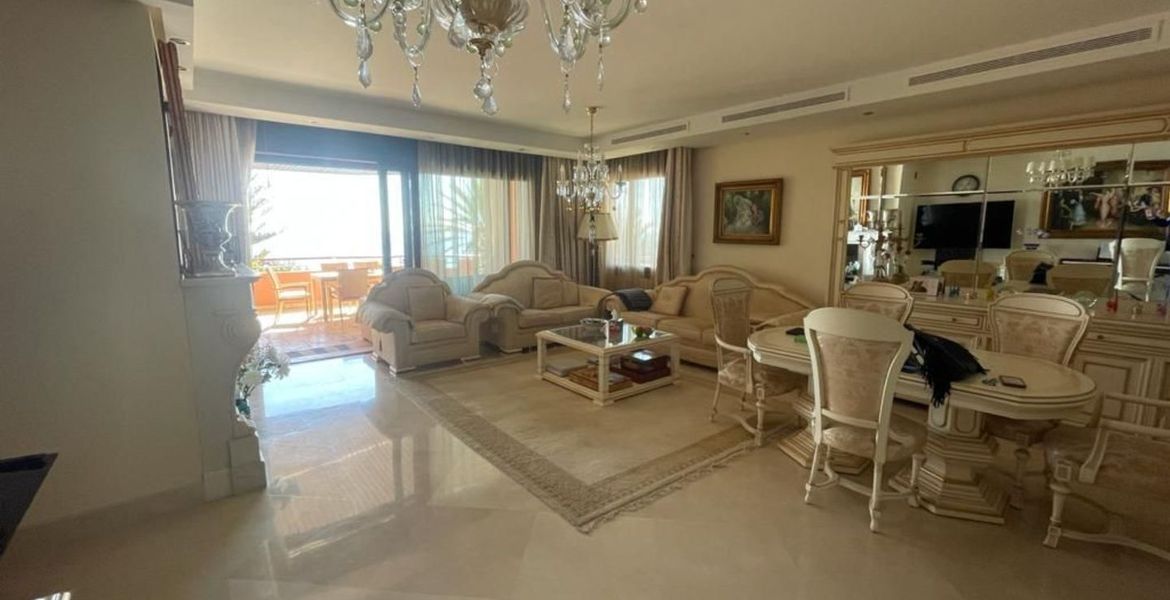 Beachfront Apartment in Marbella