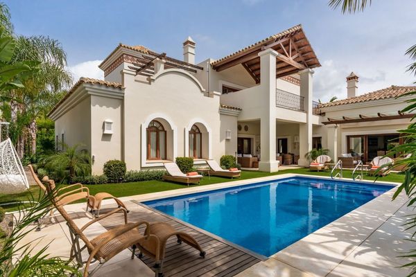 Villa for Rental in Golden Mile