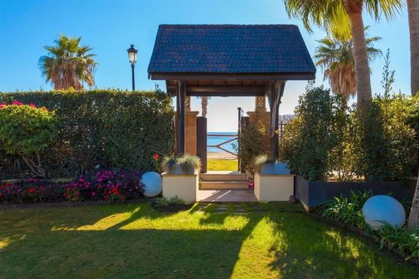 Luxury Chalet in Puerto Banus Marbella