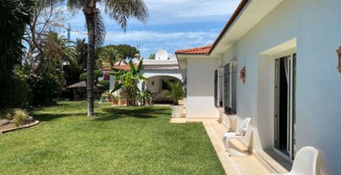 Villa en Los Monteros