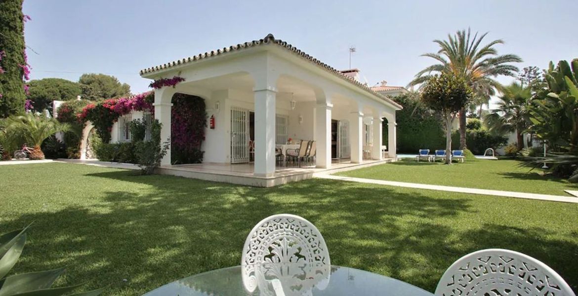 Hermosa villa en Nueva Andalucia