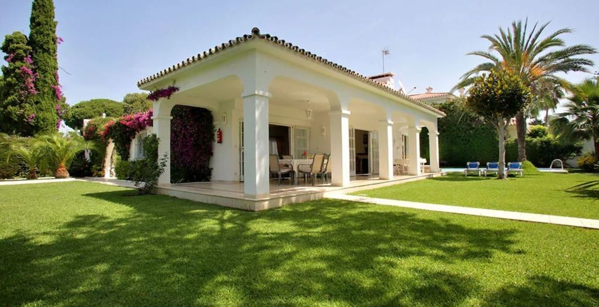 Beautiful villa in Nueva Andalucia