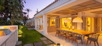 An outstanding 5 bedroom villa next to Puente Romano Hotel.