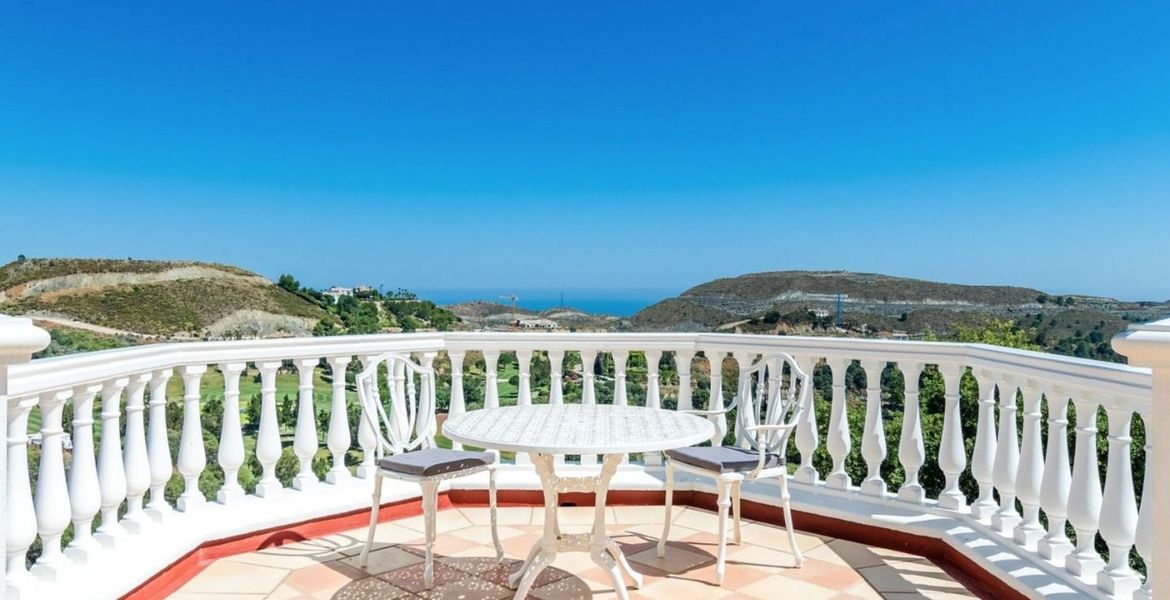 Villa for rent in Benahavis