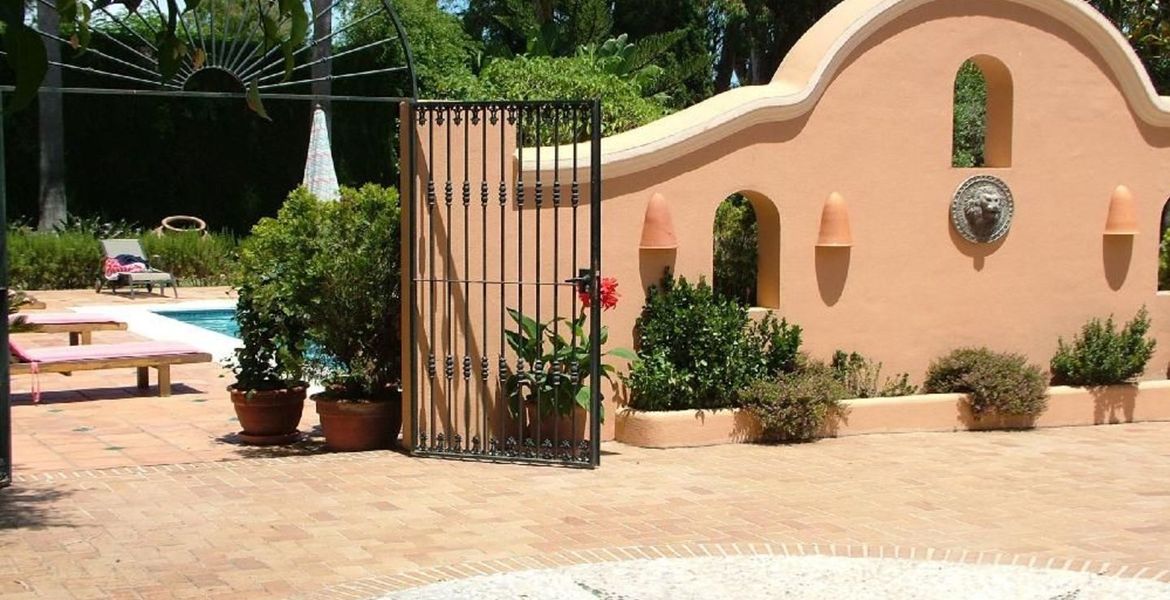 Luxury villa in Baja Guadalmina