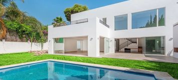 Villa en venta en Los Monteros