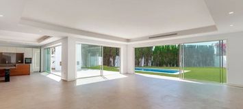 Villa for sale in Los Monteros