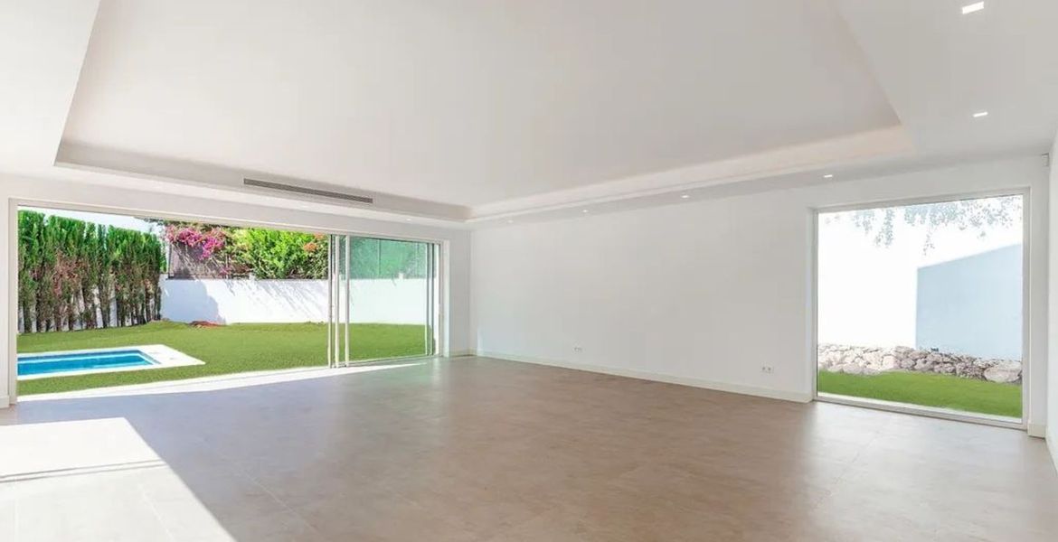 Villa en venta en Los Monteros