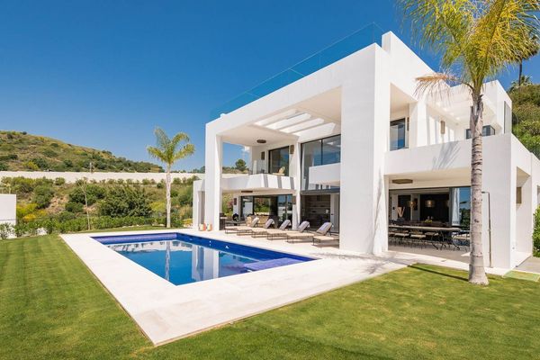 Thumbnlg luxury villa in marbella 37