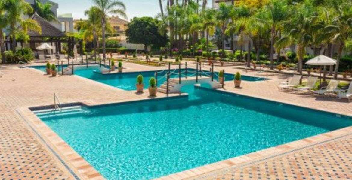 Soleado Apartamento en Planta Baja, Puente Romano