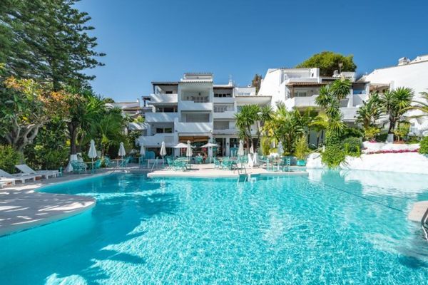 APPARTEMENT ÉLÉGANT D'UNE CHAMBRE À PUENTE ROMANO