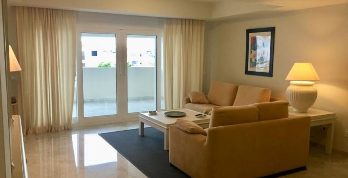 Apartamento en Playas del Duque Apartment in Playas del duqu